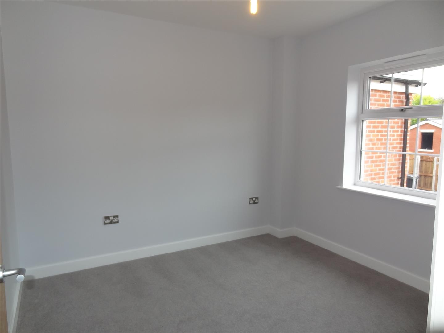 34 Rowland Court, Shrewsbury, SY2 6FP Let Agreed